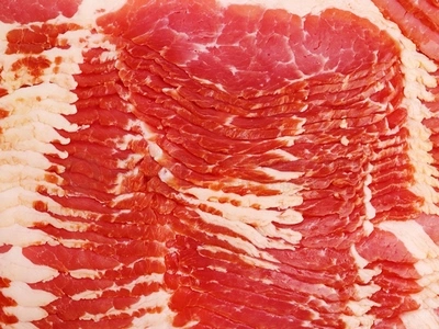 معدات تجهيز اللحوم الحمراء