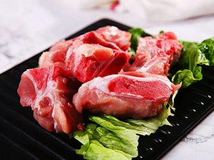 لحم بقري بالعظم