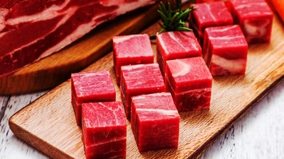 مكعبات لحم البقر